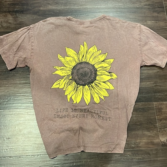 Cute Shirt - Picture 3 of 3